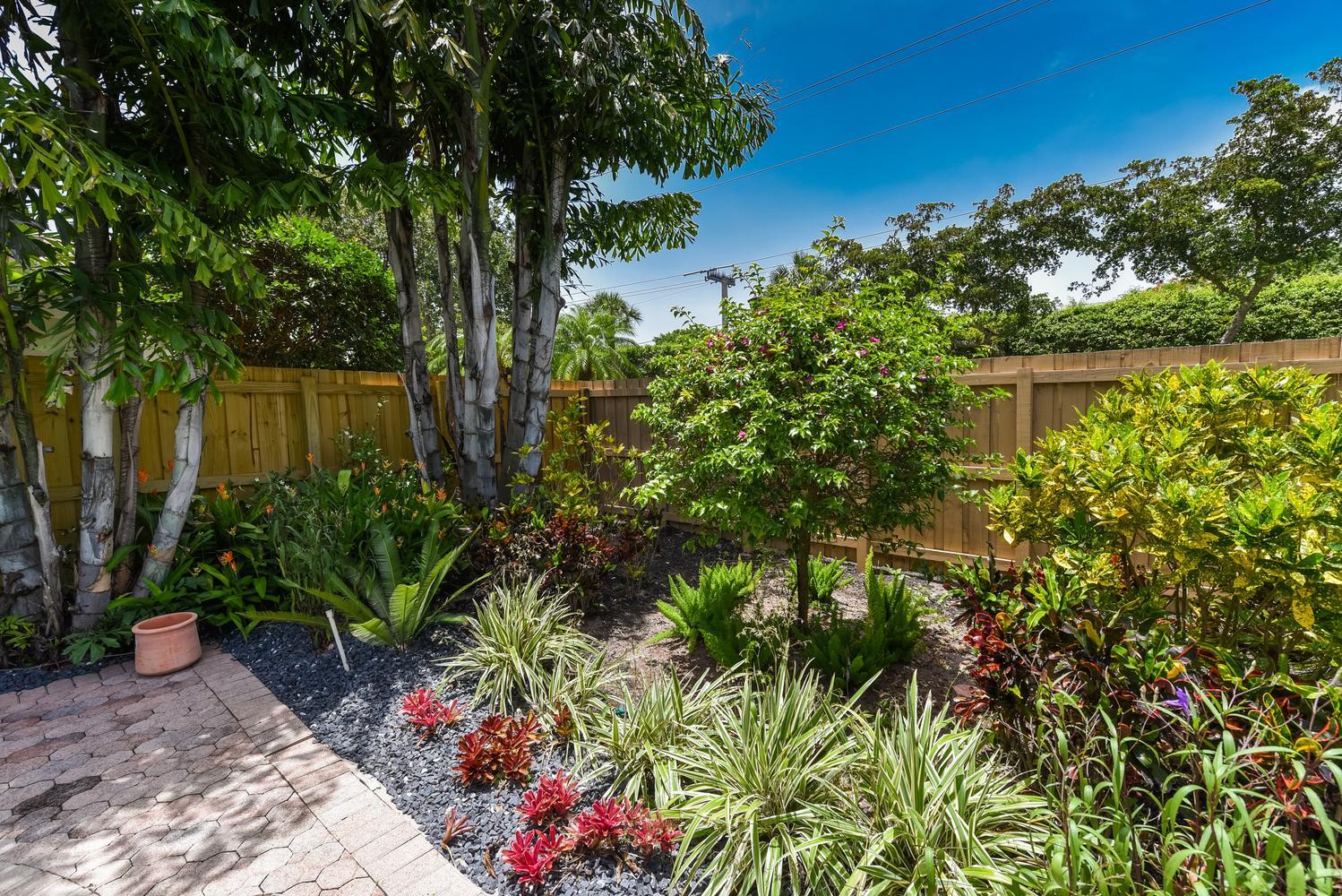 BANYANS - Residential Lease