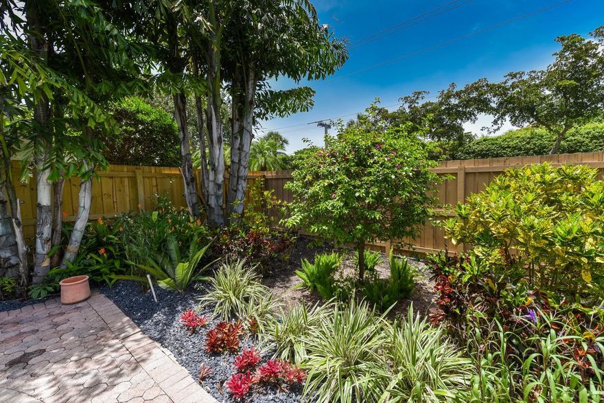 Newly renovated. Clean contemporary, open concept. Rarely available Old Course Membership included as well as all Broken Sound Club has to offer.  Two bedrooms with den/office and 2 full bathrooms.  Oversized pool/patio area lushy landscaped for privacy. Kitchen has quartz countertops and stainless steel appliances.  Stone flooring in main area and wood flooring in bedrooms.