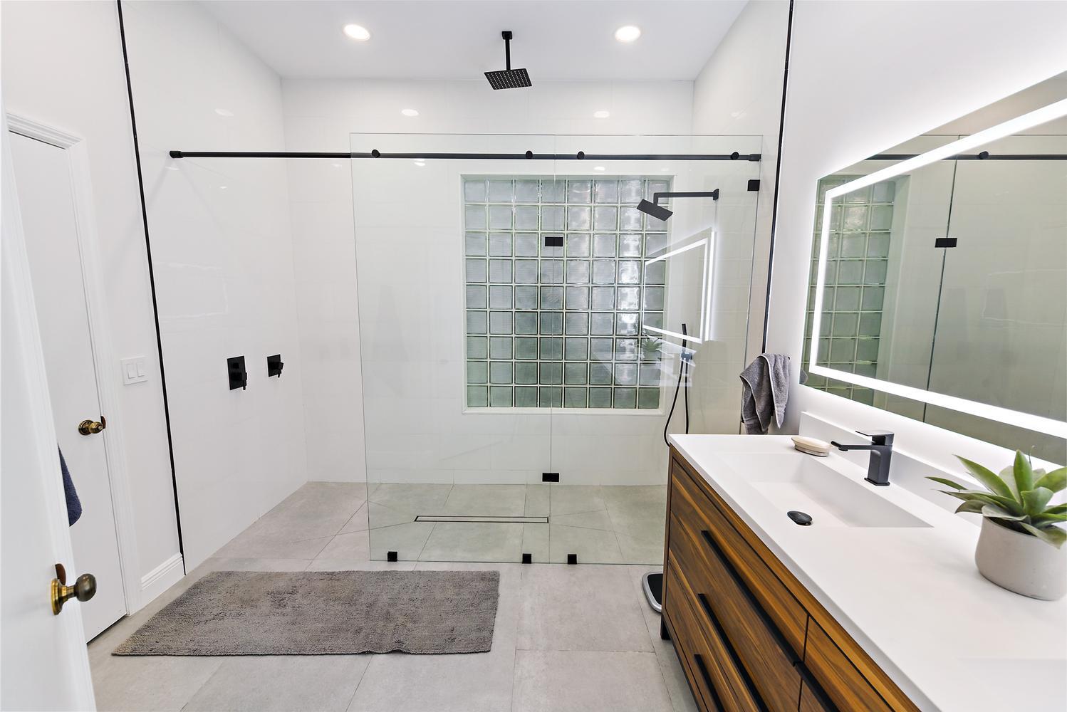 BANYANS - Residential Lease
