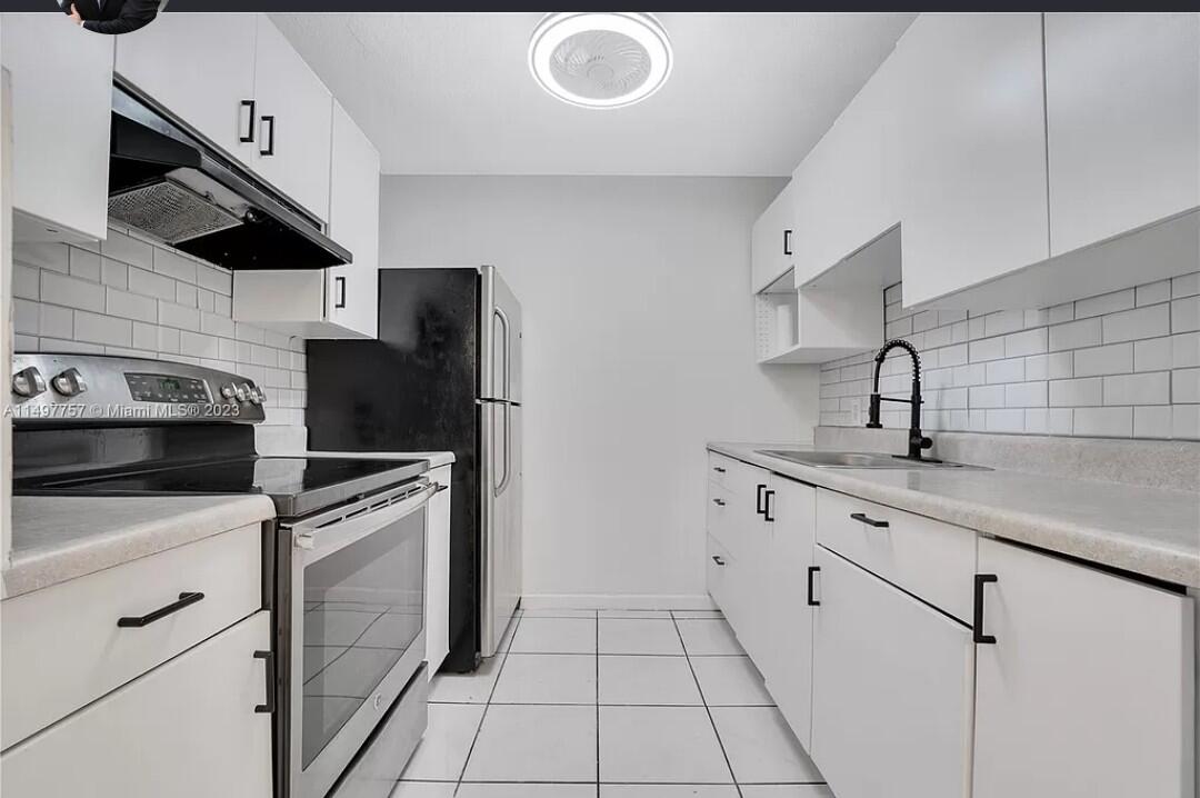 NEW HAMPTON AT CENTURY VILLAGE - Residential Lease