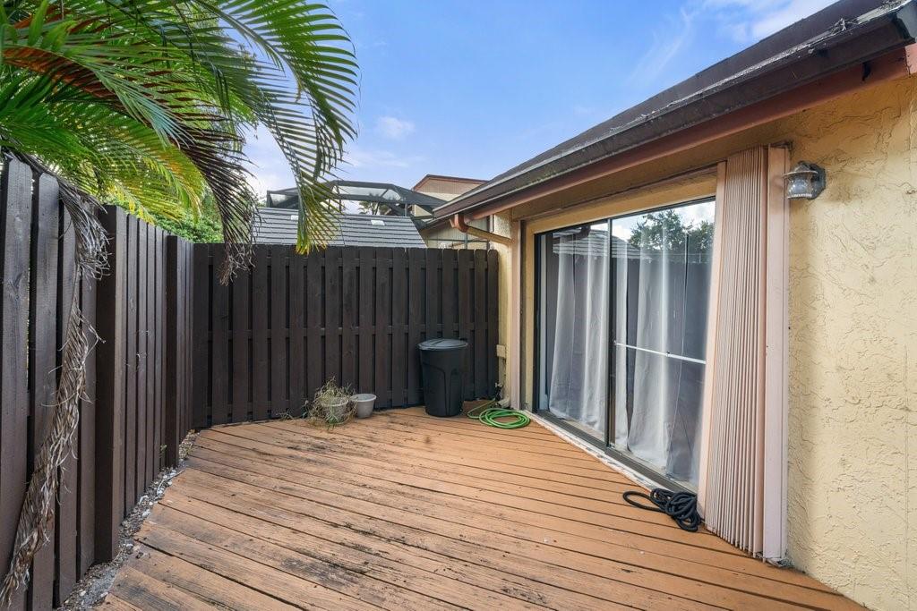 Villas of Plantation - Residential