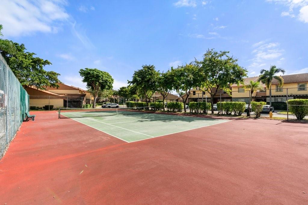 Villas of Plantation - Residential