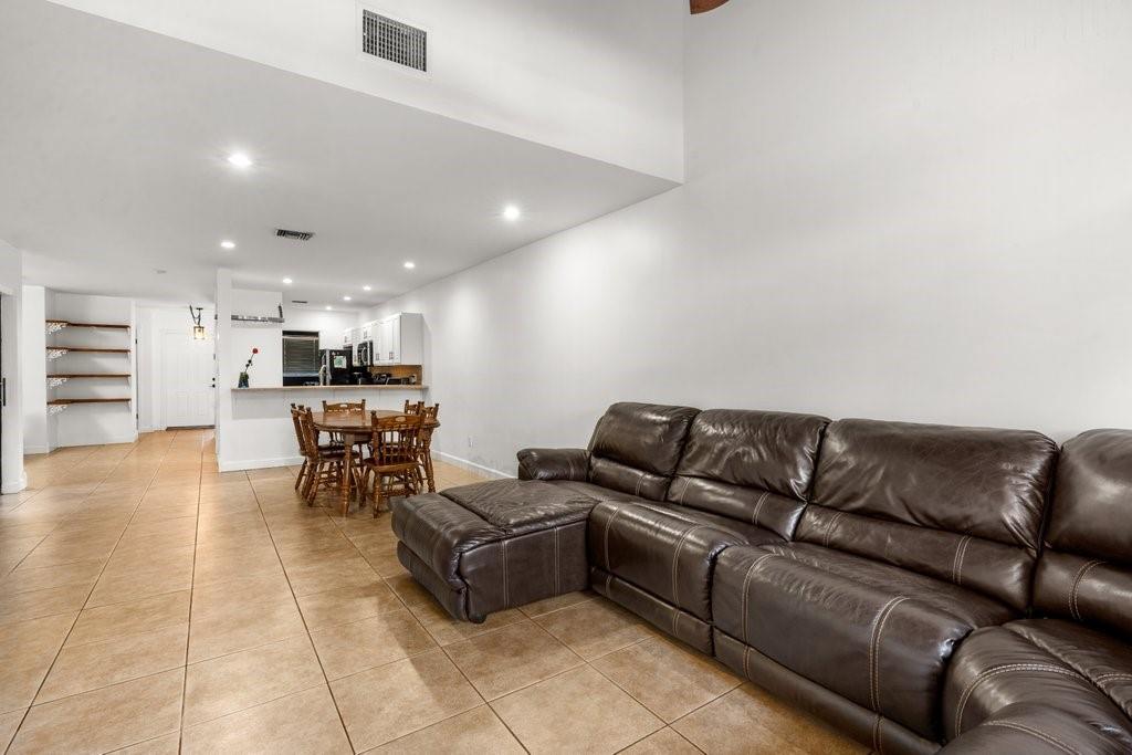 Villas of Plantation - Residential