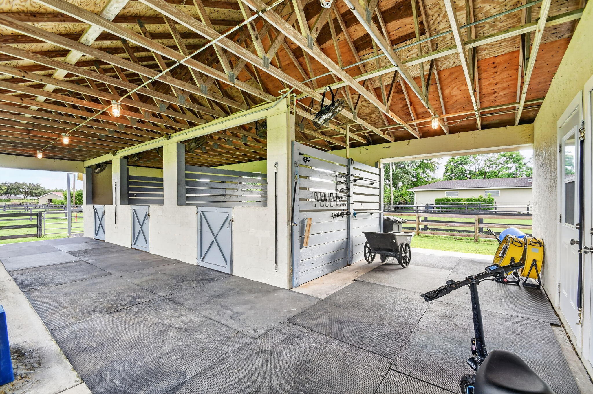 Properties 876 Cindy Cir Lane