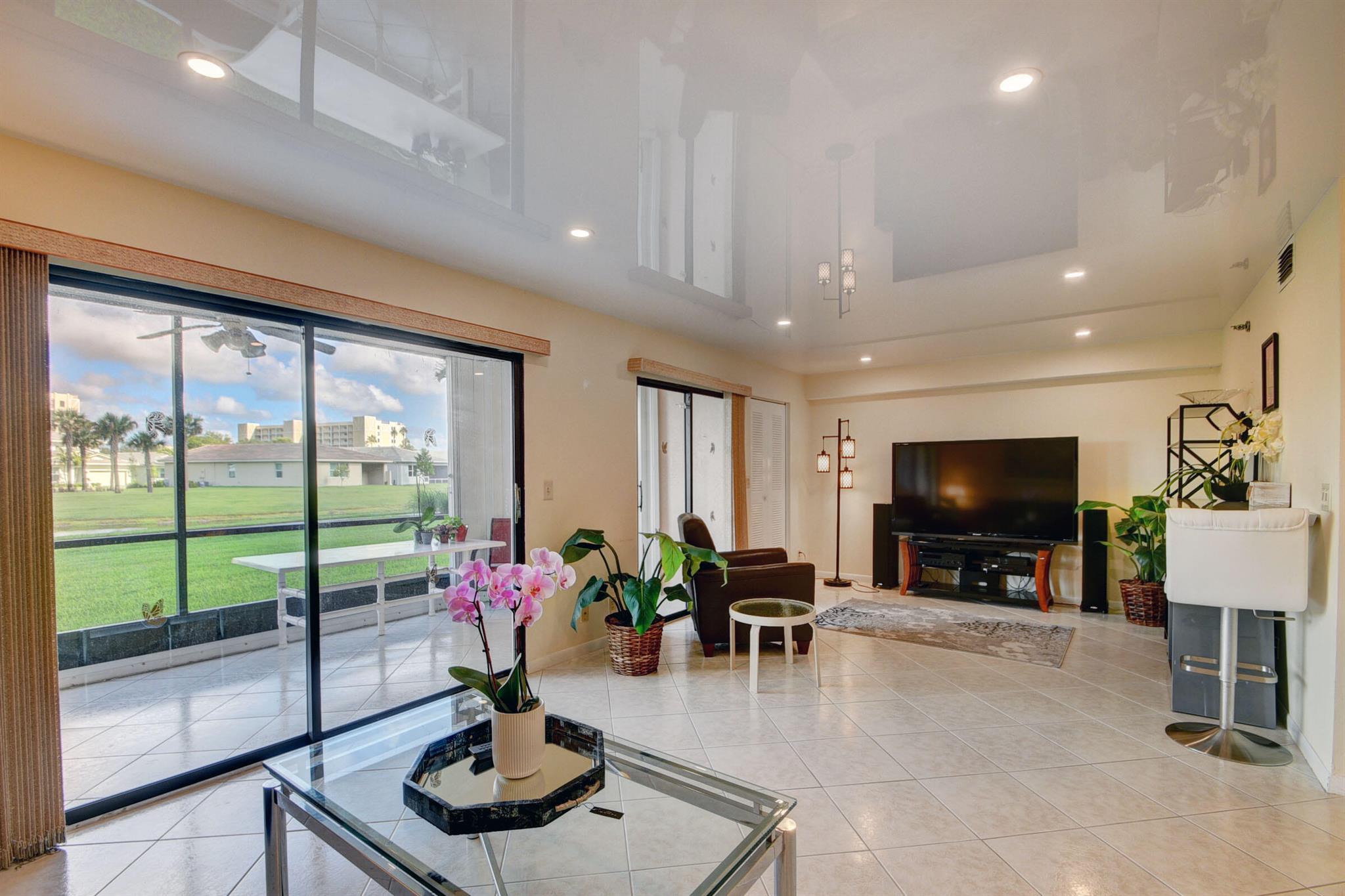 HUNTINGTON TOWERS CONDO - Residential