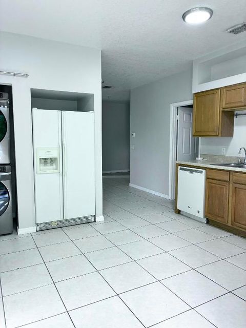 118 N Lakeview Avenue 2 Lantana FL 33462