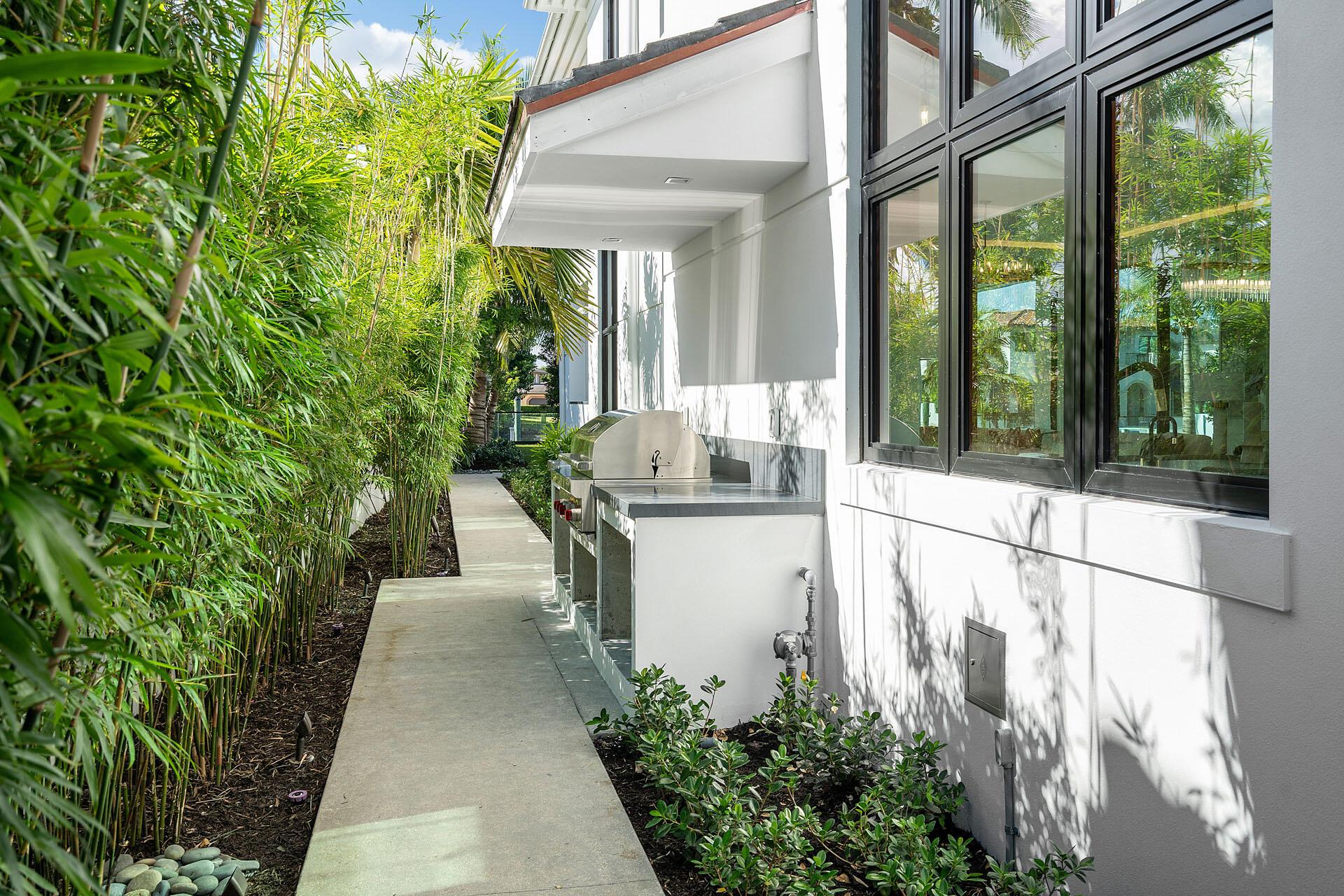 ROYAL PALM YACHT & COUNTR - Residential