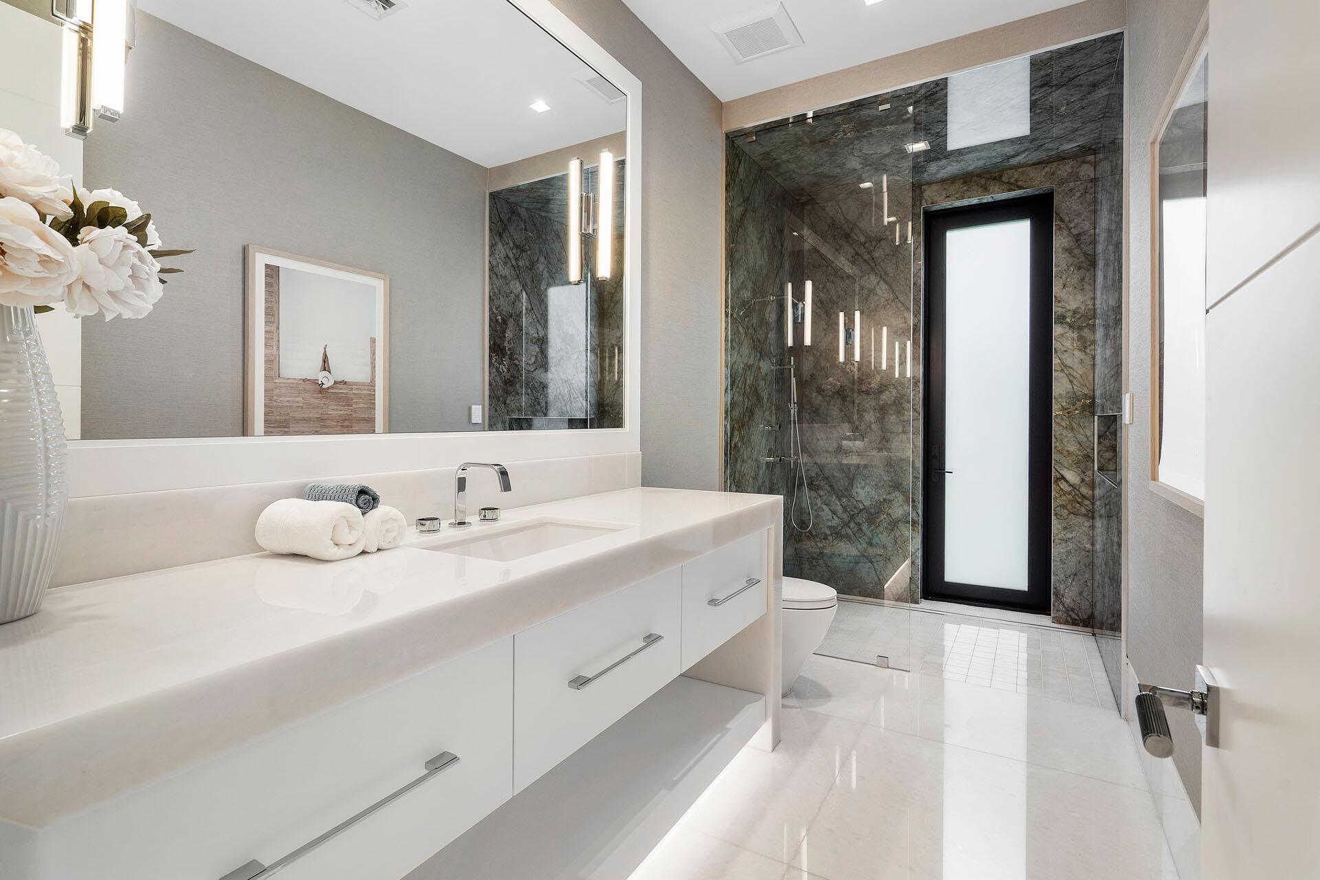 ROYAL PALM YACHT & COUNTR - Residential