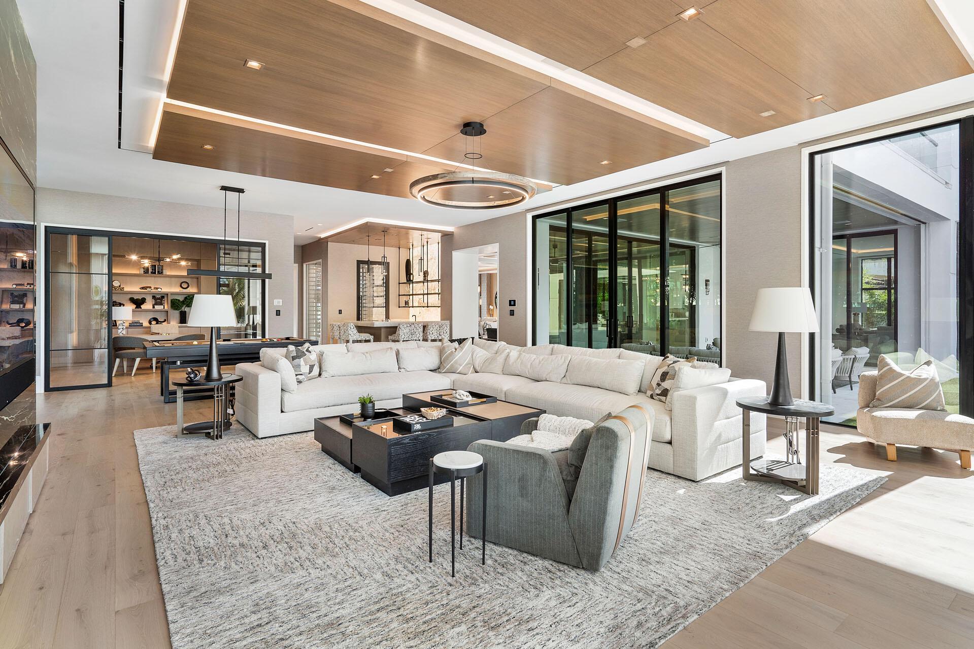 ROYAL PALM YACHT & COUNTR - Residential