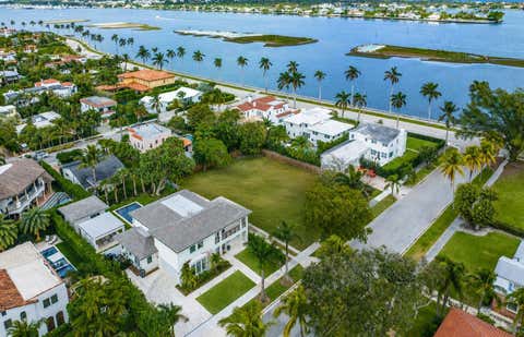 Tiny photo for 195 Dyer Road, West Palm Beach, FL 33405 (MLS # B26054481)