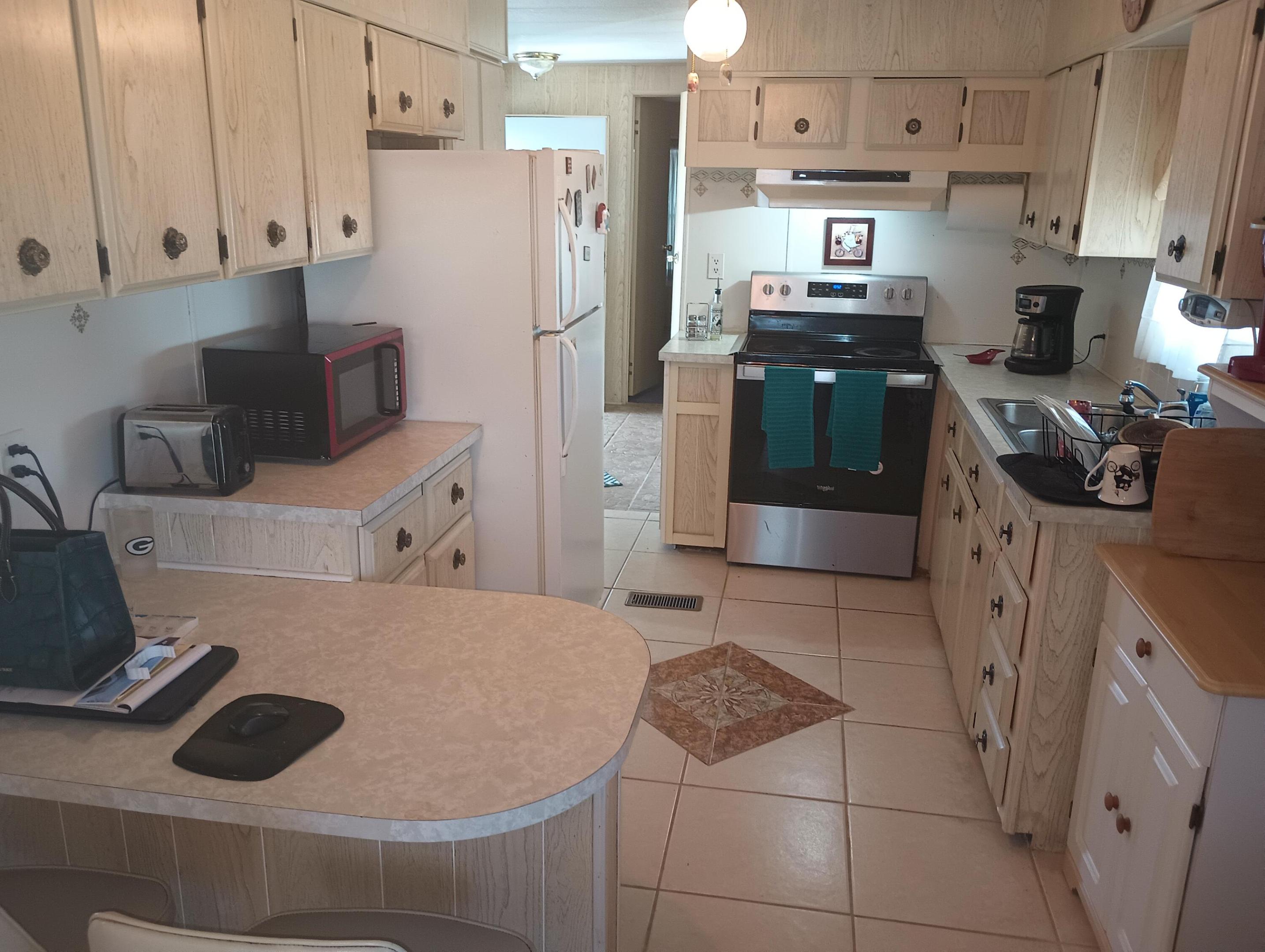 Spanish Lakes Riverfront - Residential