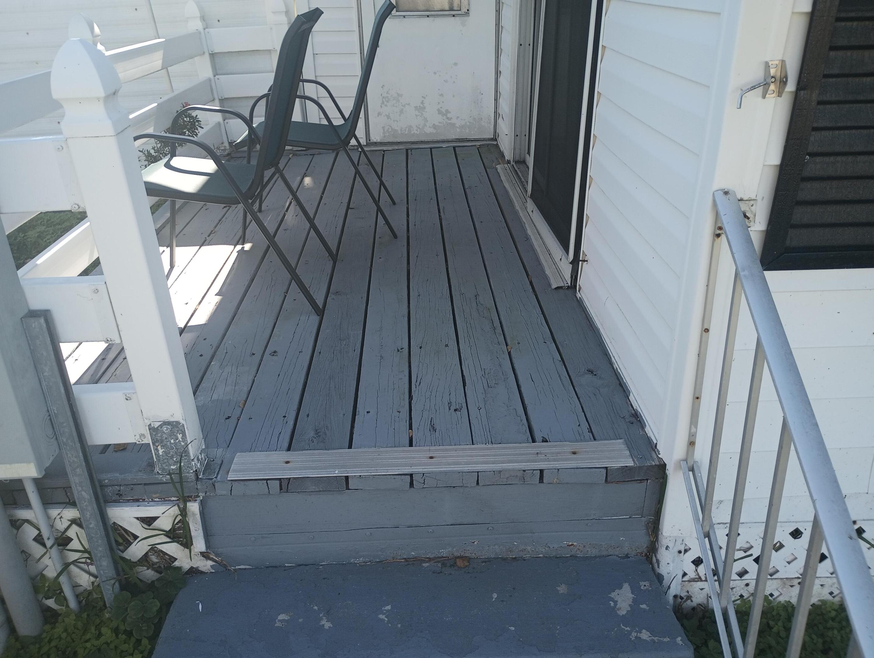 Spanish Lakes Riverfront - Residential