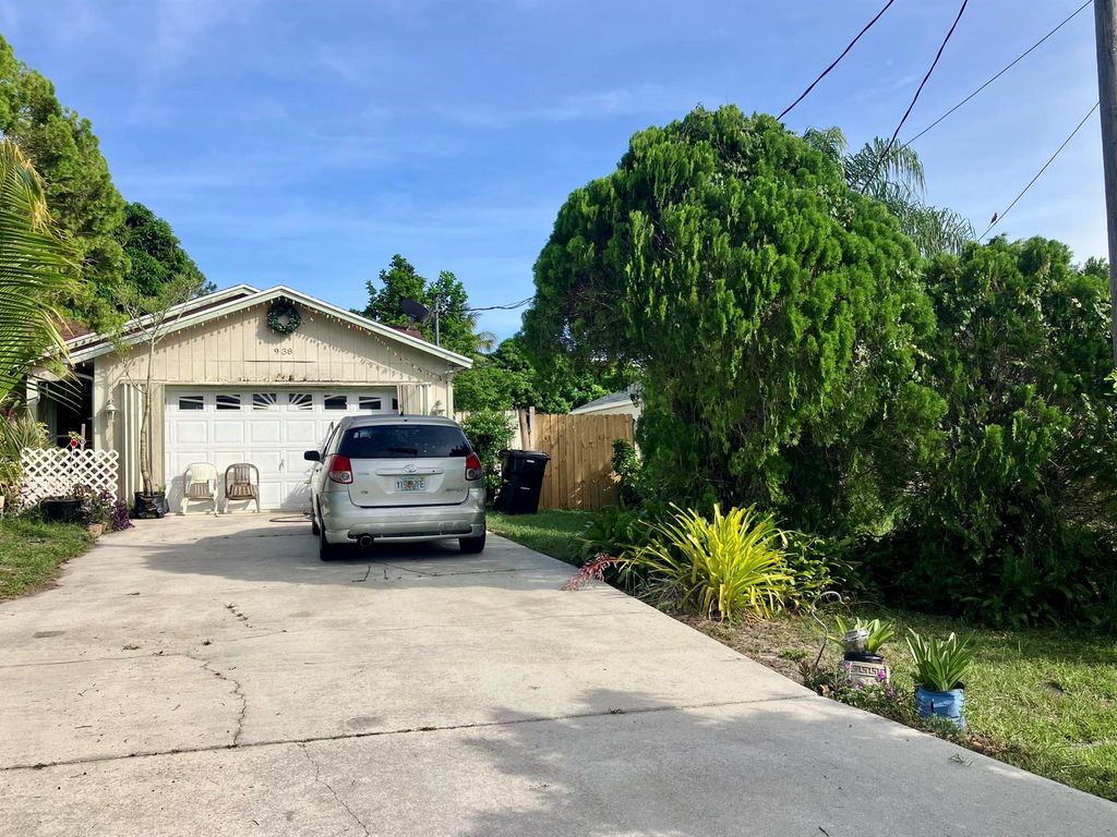 Photo of 938 SW Durham Terrace, Port Saint Lucie, FL 34953 (MLS # R11098385)