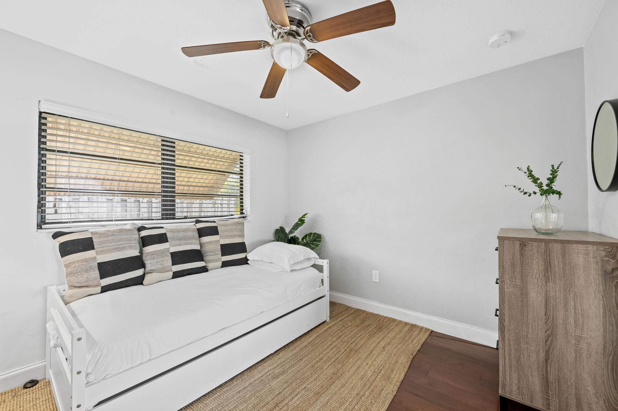 BOULEVARD PARK ISLES SEC - Residential Lease