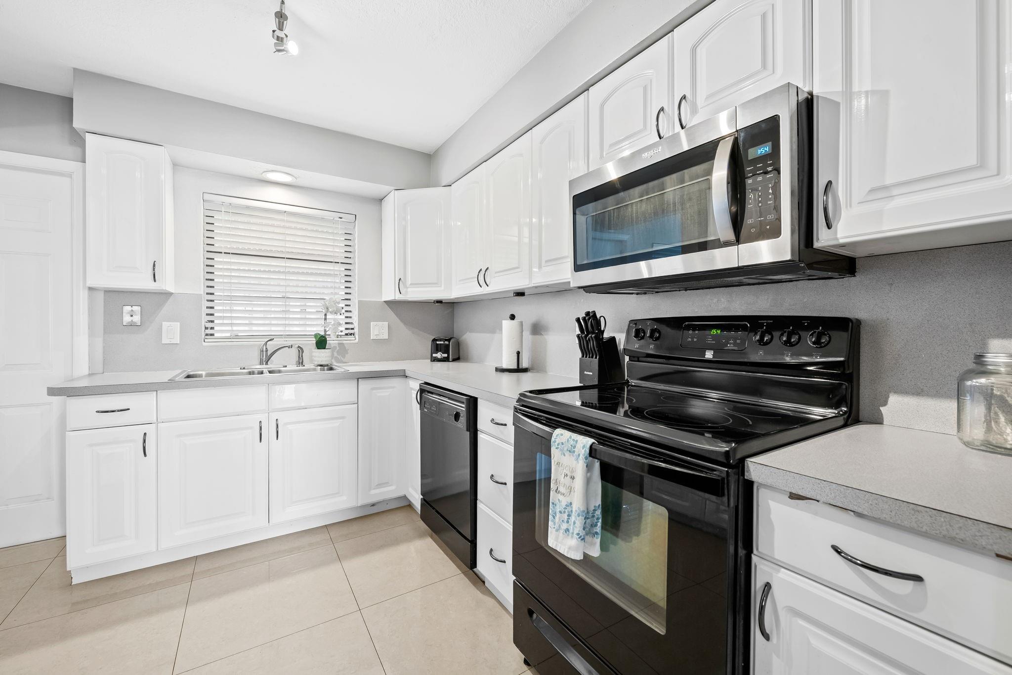 BOULEVARD PARK ISLES SEC - Residential Lease