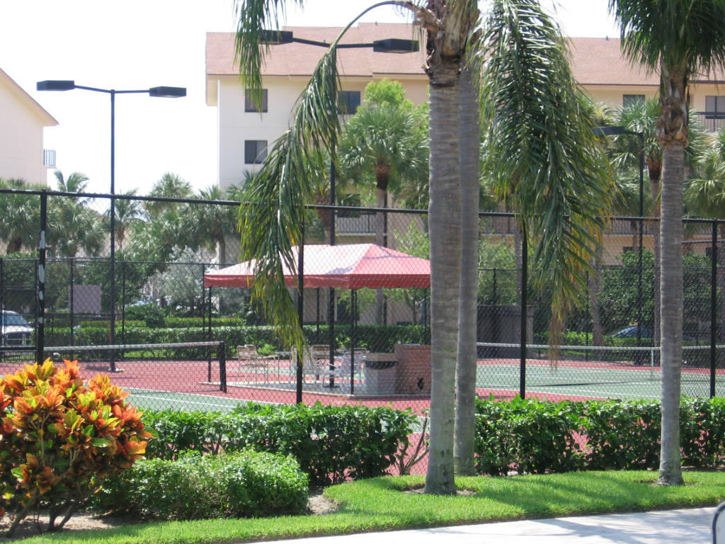 MARINA AT THE BLUFFS COND - Residential Lease