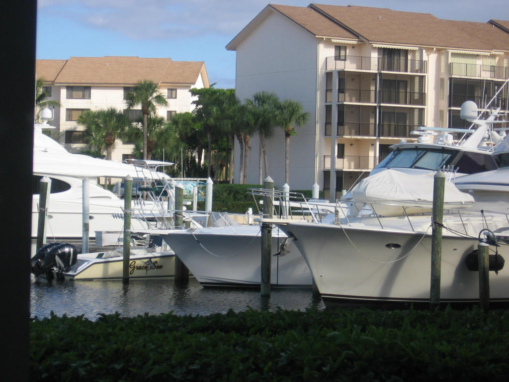 MARINA AT THE BLUFFS COND - Residential Lease