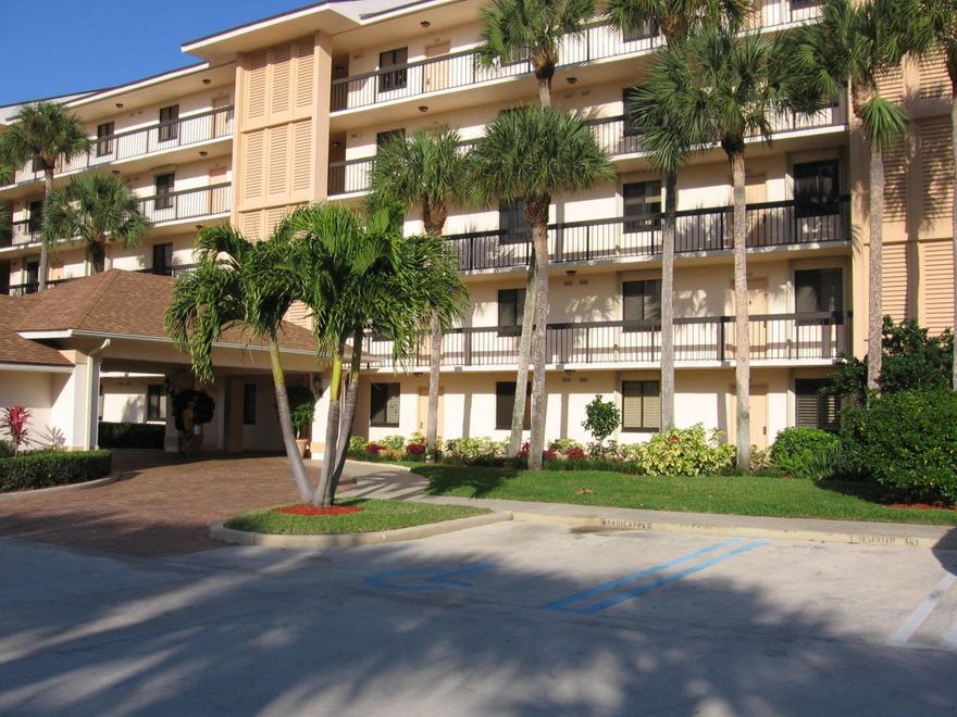 Well maintained first floor unit overlooking Marina.  Granite countertops, stainless appliances. Nicely furnished.  Steps to the pool.  Great location close to beach, shopping, and restaurants.  Bike, walk, jog and tennis.