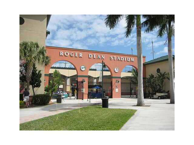 MARINA AT THE BLUFFS COND - Residential Lease