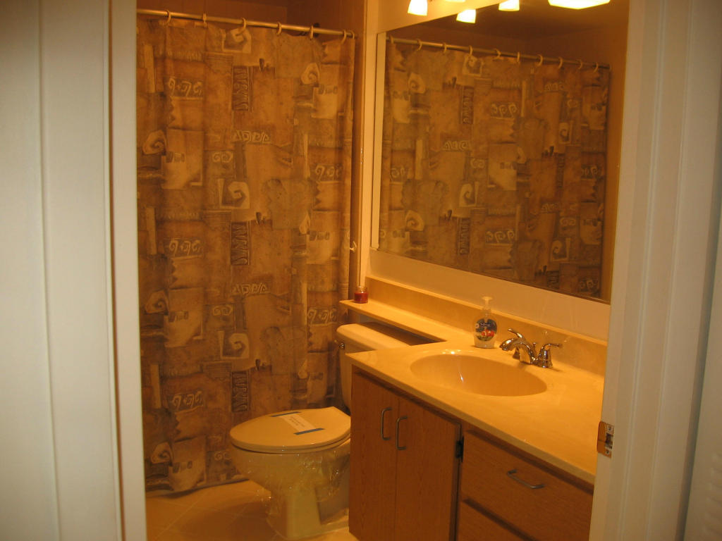 MARINA AT THE BLUFFS COND - Residential Lease