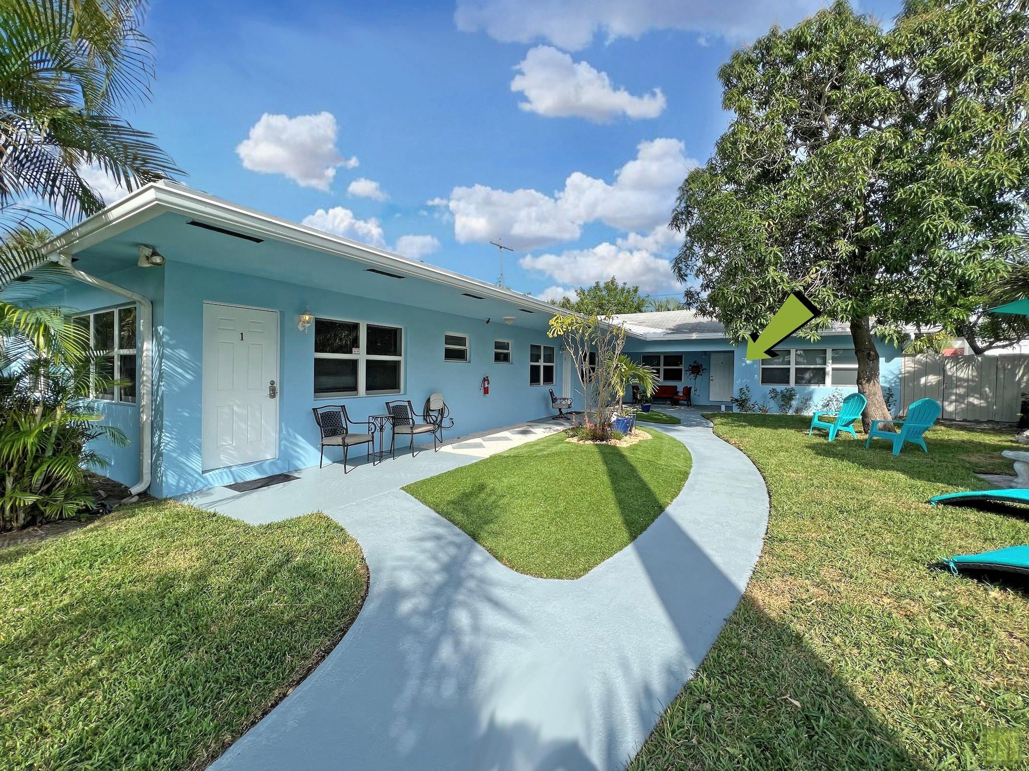 2695 SE 1ST Court 1