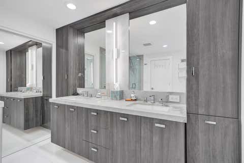 Tiny photo for 2050 NE 39th Street #101, Fort Lauderdale, FL 33308 (MLS # B26047952)