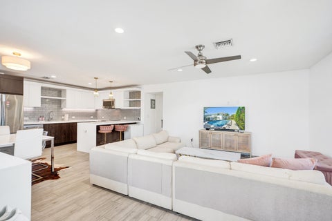 Tiny photo for 2050 NE 39th Street #101, Fort Lauderdale, FL 33308 (MLS # B26047952)