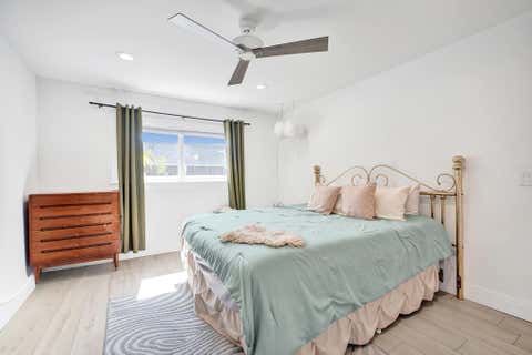 Tiny photo for 2050 NE 39th Street #101, Fort Lauderdale, FL 33308 (MLS # B26047952)