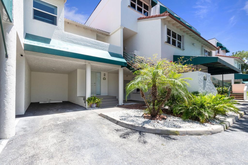 Photo of 316 N Lake Drive, Lantana, FL 33462 (MLS # B26028211)