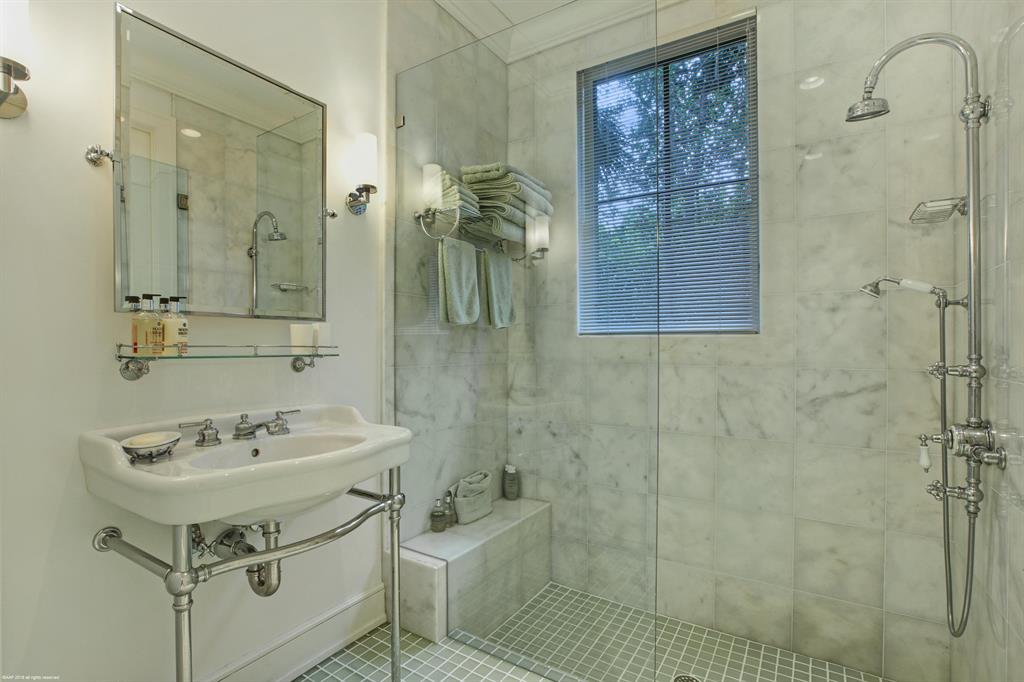 BEARS CLUB - Residential