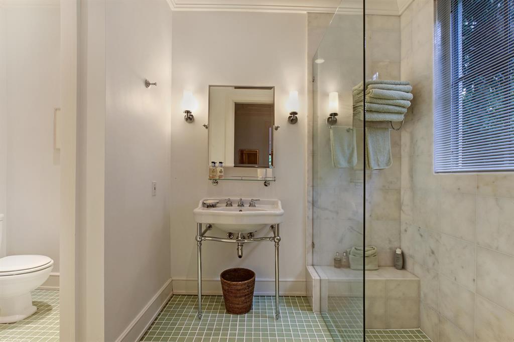 BEARS CLUB - Residential