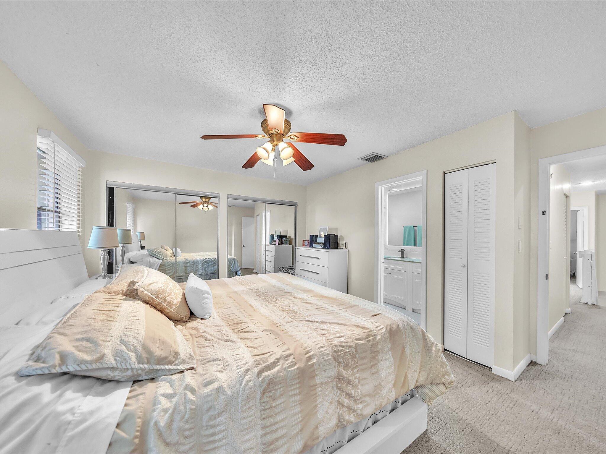 OAKWOOD ON THE GREEN CONDO - Residential