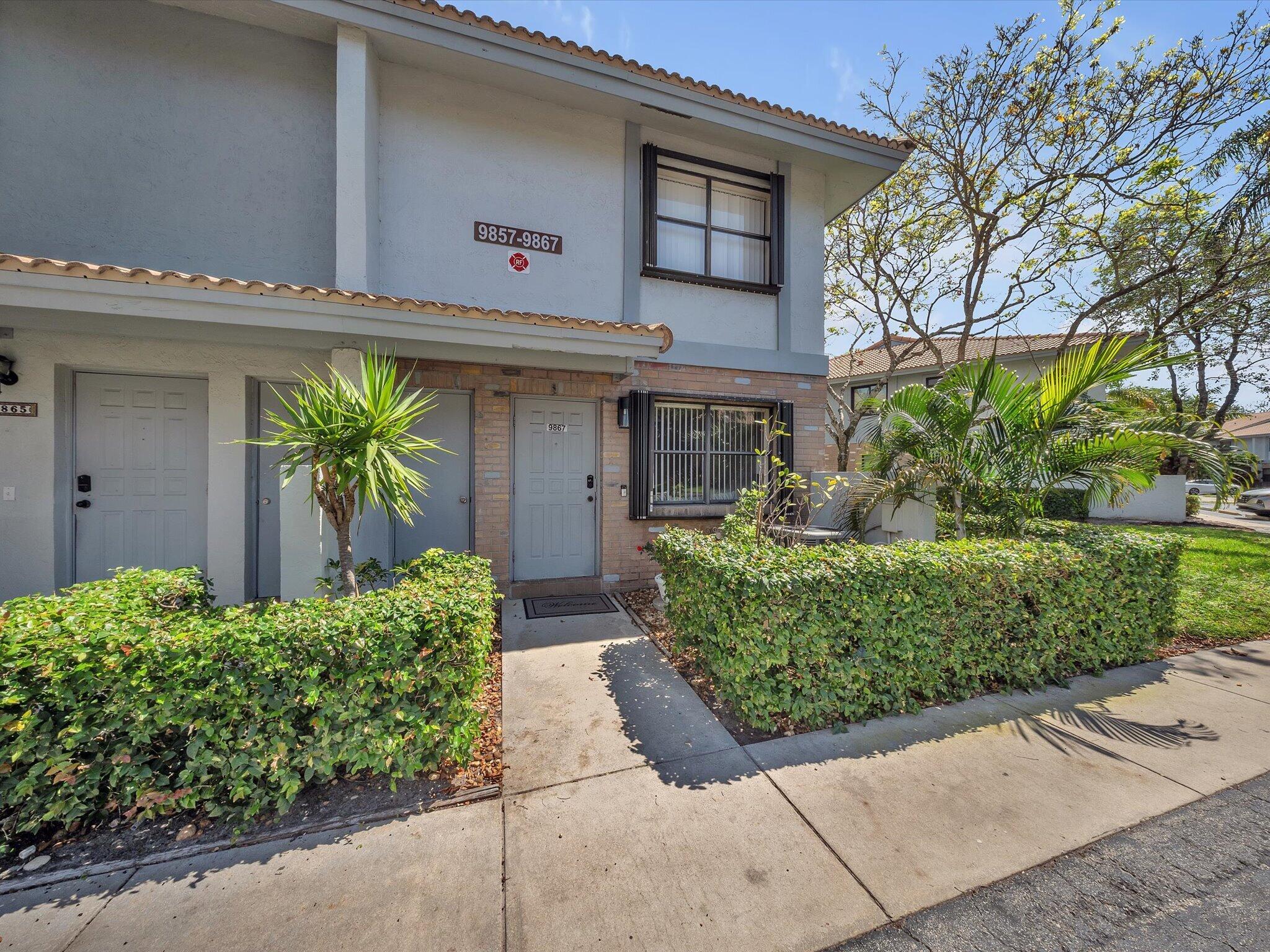 9867 Riverside Drive