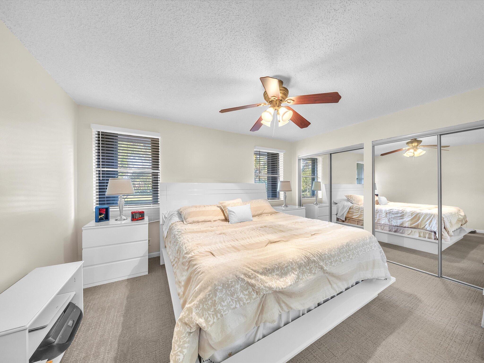 OAKWOOD ON THE GREEN CONDO - Residential