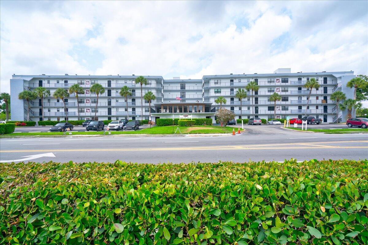 9235 SW 8th Street 307