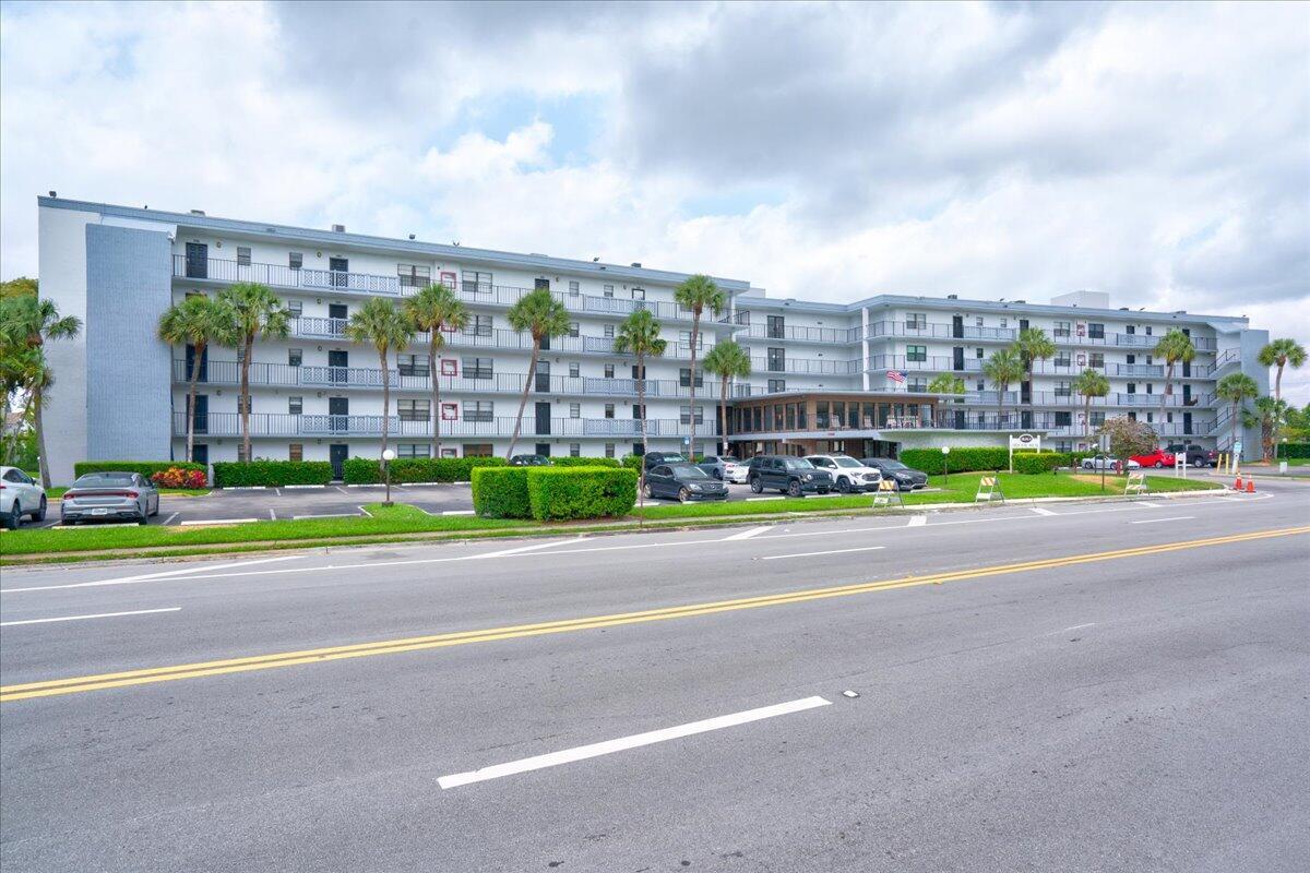 9235 SW 8th Street 307