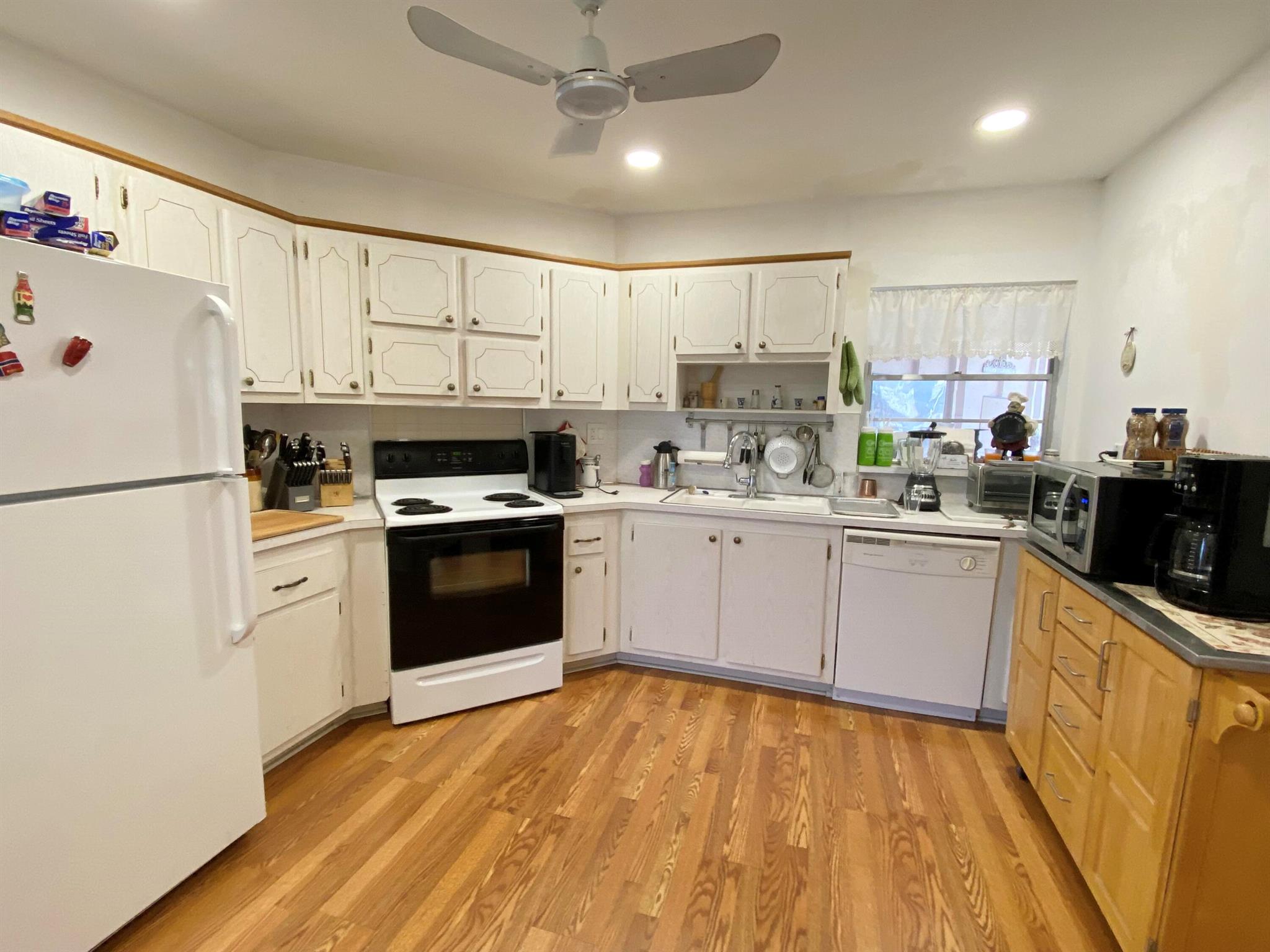 7 Greenway Village N 211