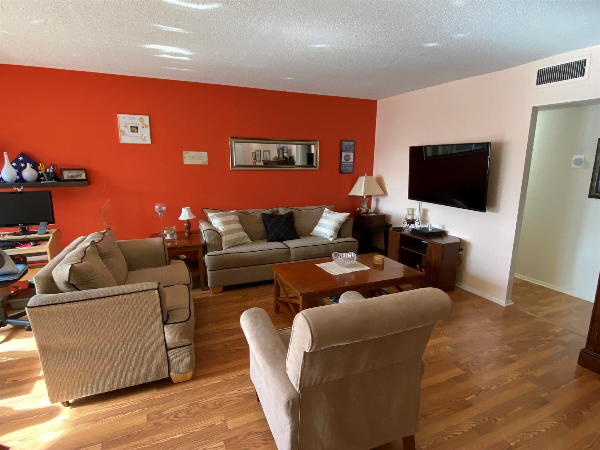 7 Greenway Village N 211