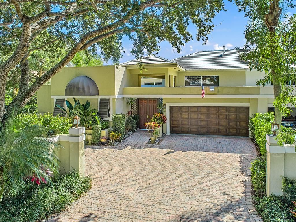 Photo of 109 Waters Edge Drive, Jupiter, FL 33477 (MLS # R10758321)