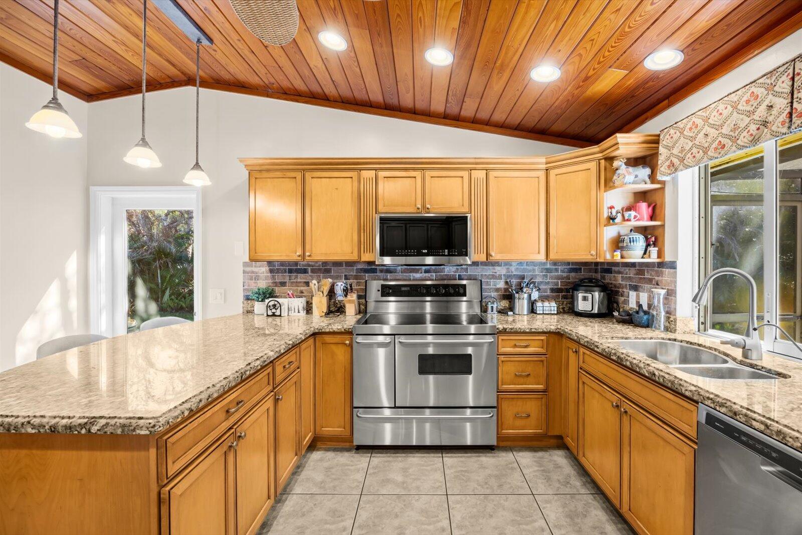 CRANE CREEK COUNTRY CLUB - Residential