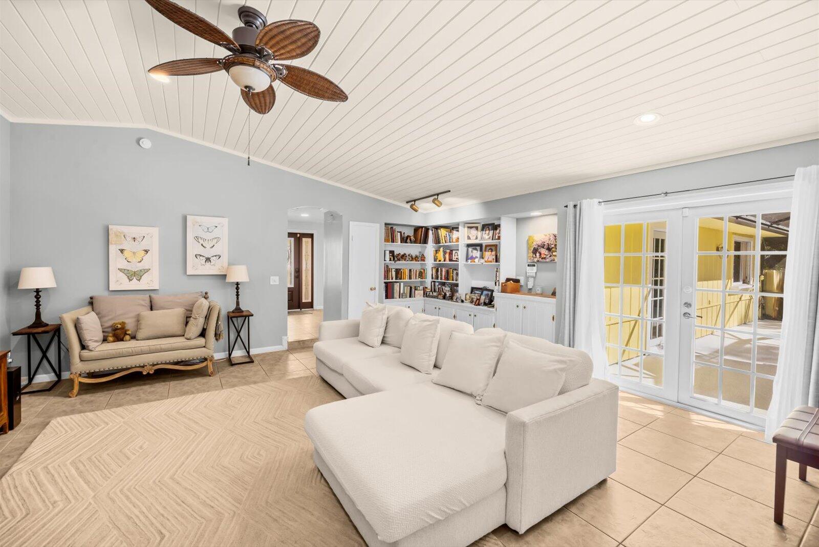 CRANE CREEK COUNTRY CLUB - Residential