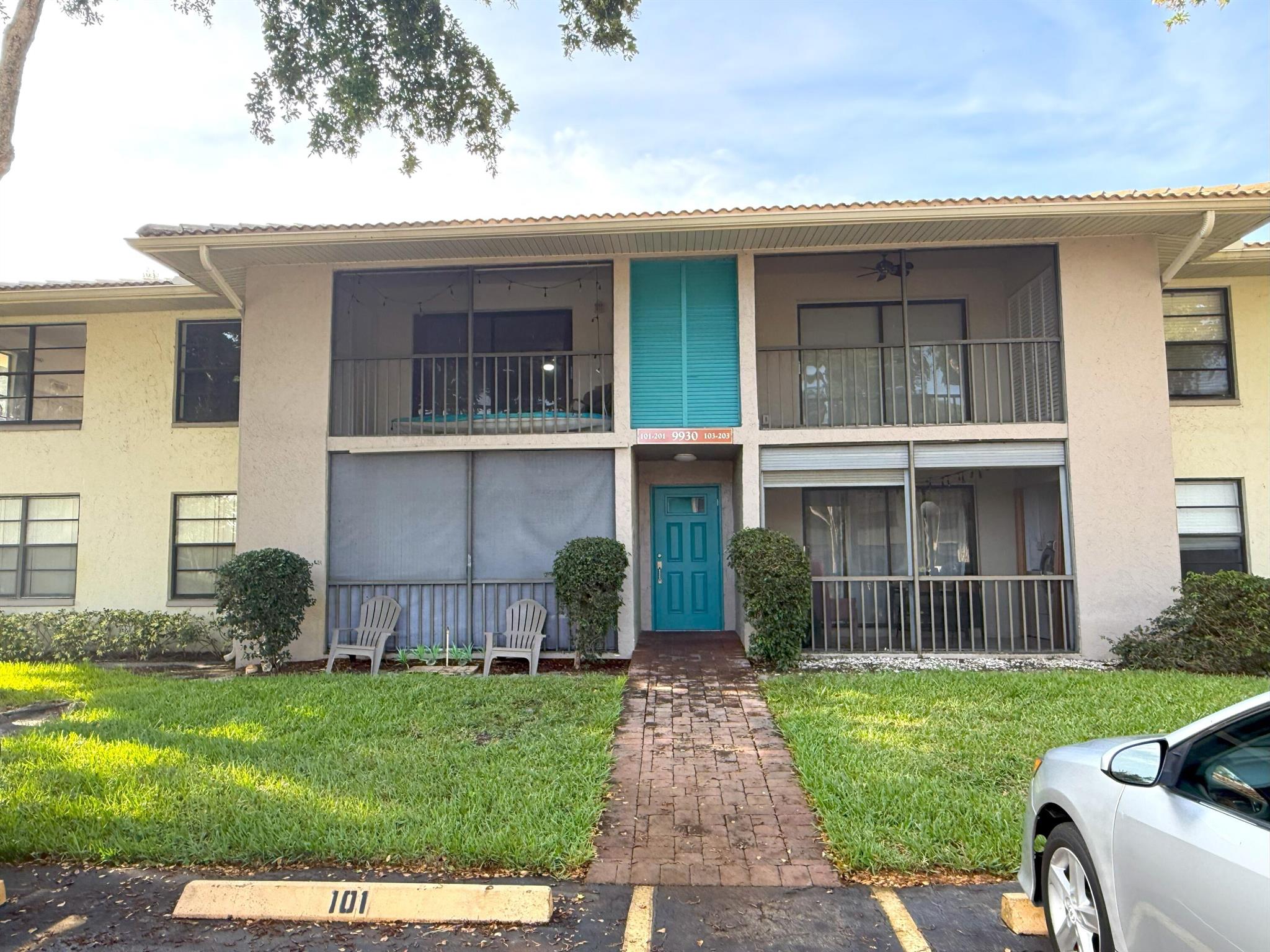 9930 Pineapple Tree Drive 201