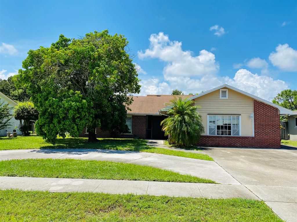 Photo of 404 Circle W, Jupiter, FL 33458 (MLS # R10741956)