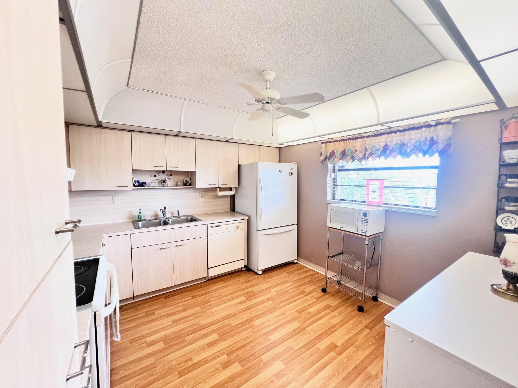 4930 E Sabal Palm Blvd 409