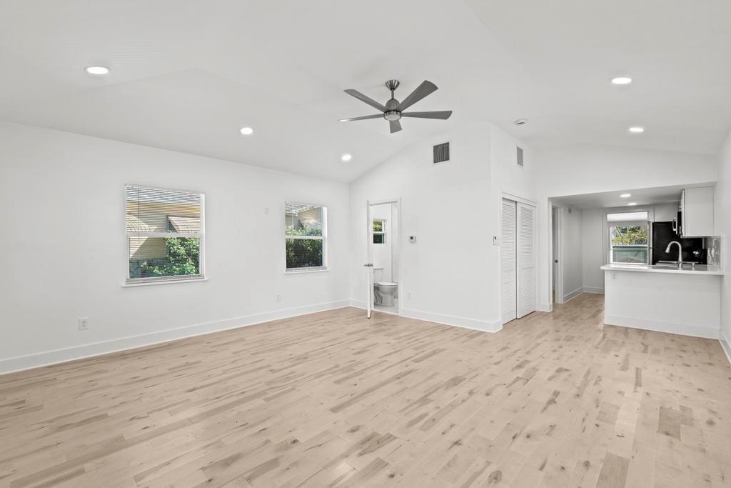 NORTH HOLLYWOOD - Residential Lease