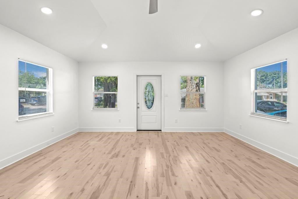 NORTH HOLLYWOOD - Residential Lease