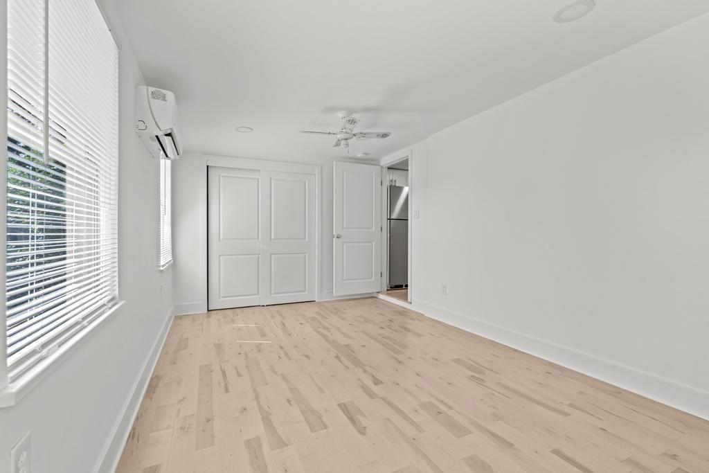 NORTH HOLLYWOOD - Residential Lease
