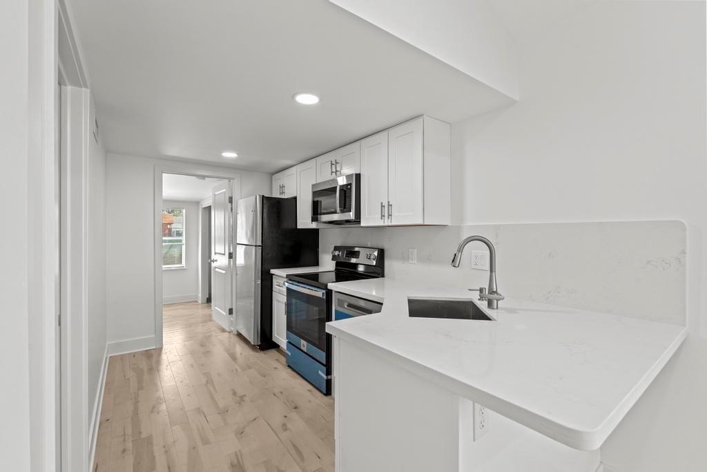 NORTH HOLLYWOOD - Residential Lease