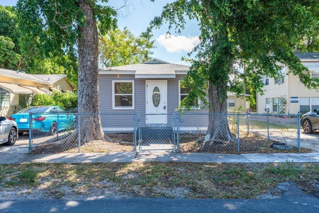 NORTH HOLLYWOOD - Residential Lease