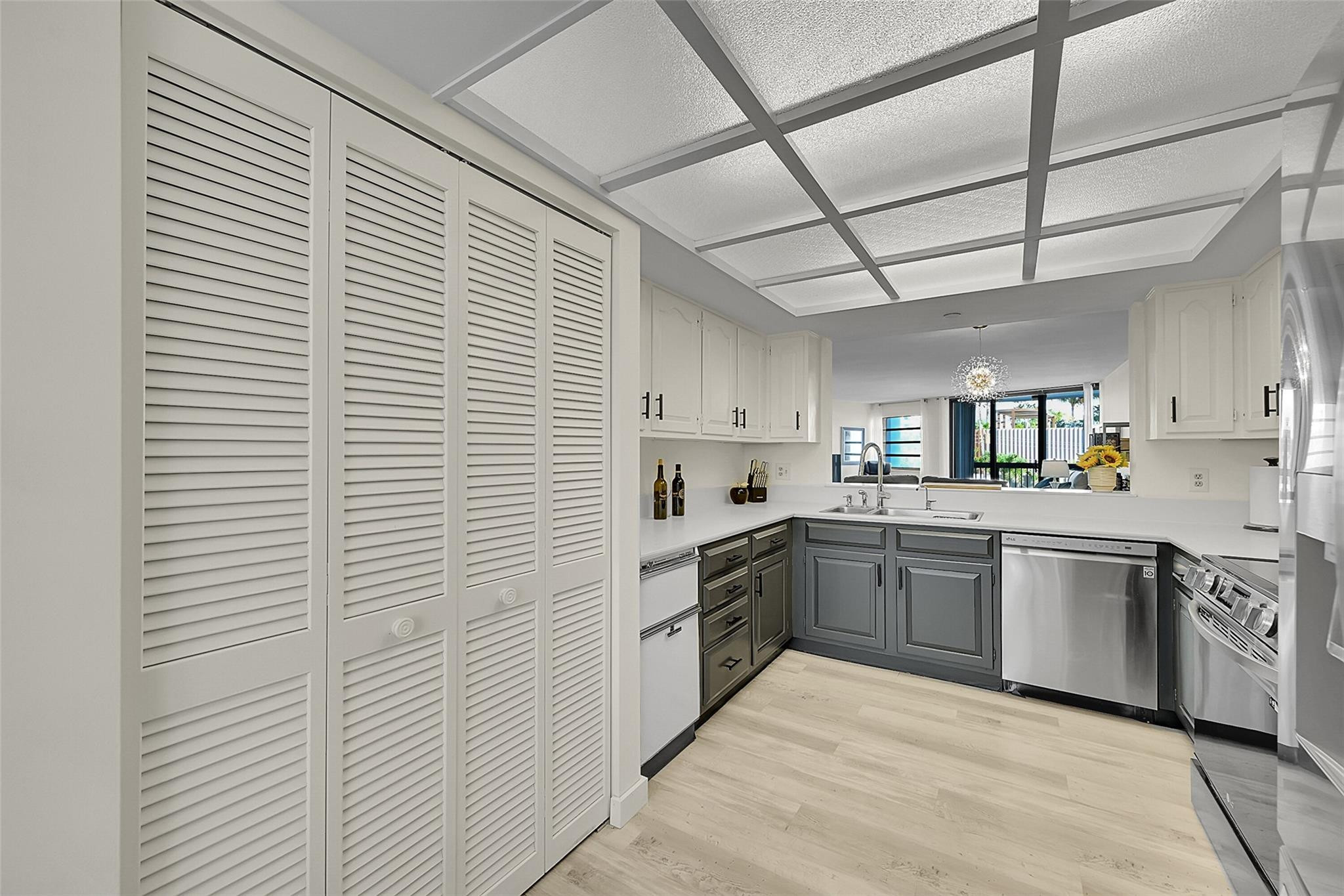 812 N Ocean Boulevard 202